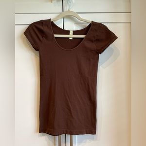 Nikibiki Seamless Brown Fitted Tee